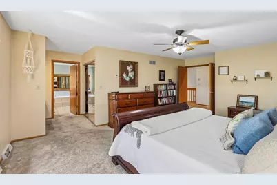 803  Knollwood Ct, Waukesha, WI 53188 - Photo 23
