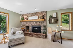 803 Knollwood Ct, Waukesha, WI 53188 - Photo 7