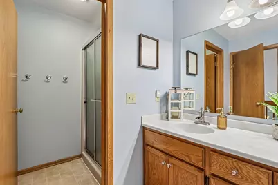 803  Knollwood Ct, Waukesha, WI 53188 - Photo 19
