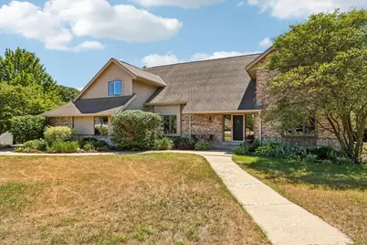 803  Knollwood Ct, Waukesha, WI 53188 - Photo 1