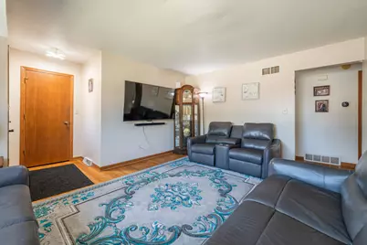 301 S 92nd St, Milwaukee, WI 53214 - Photo 5