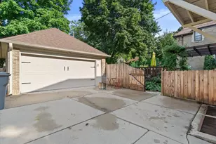 4914 N Woodburn St, Whitefish Bay, WI 53217 - Photo 55