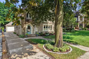4914 N Woodburn St, Whitefish Bay, WI 53217 - Photo 3