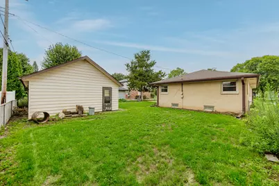 916 S 120th St, West Allis, WI 53214 - Photo 9