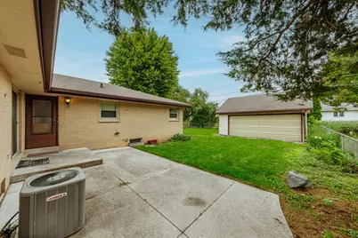 916 S 120th St, West Allis, WI 53214 - Photo 5