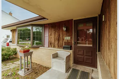 916 S 120th St, West Allis, WI 53214 - Photo 3