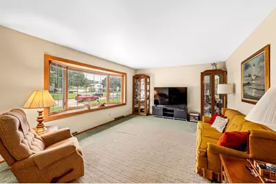916 S 120th St, West Allis, WI 53214 - Photo 11