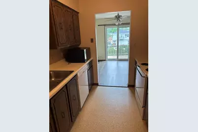 9442 W Maple Ct, West Allis, WI 53214 - Photo 13