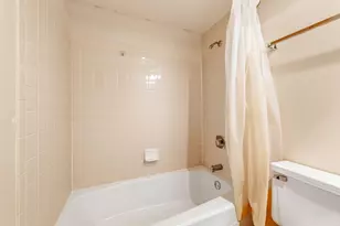 9442 W Maple Ct, West Allis, WI 53214 - Photo 9