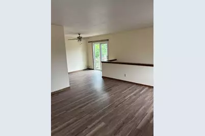 9442 W Maple Ct, West Allis, WI 53214 - Photo 5