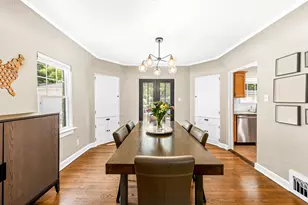 1306 Martha Washington Dr, Wauwatosa, WI 53213 - Photo 9