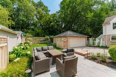 1306  Martha Washington Dr, Wauwatosa, WI 53213 - Photo 25