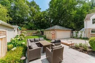 1306 Martha Washington Dr, Wauwatosa, WI 53213 - Photo 25