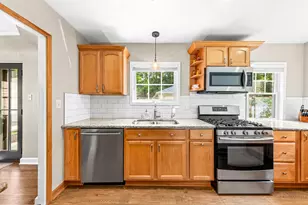 1306 Martha Washington Dr, Wauwatosa, WI 53213 - Photo 13
