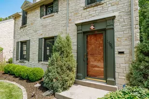 1306 Martha Washington Dr, Wauwatosa, WI 53213 - Photo 3
