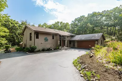 N1W31275  Hickory Hollow Ct, Delafield, WI 53018 - Photo 1