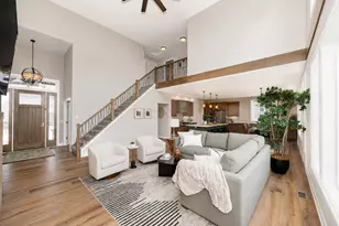 W214N6672 Fairview Dr, Menomonee Falls, WI 53051 - Photo 5