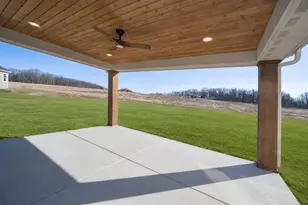 W214N6672 Fairview Dr, Menomonee Falls, WI 53051 - Photo 25