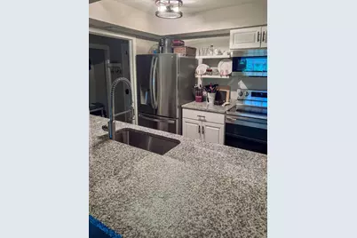 N85W15700  Ridge Rd #304, Menomonee Falls, WI 53051 - Photo 29