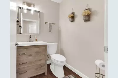 N85W15700  Ridge Rd #304, Menomonee Falls, WI 53051 - Photo 21