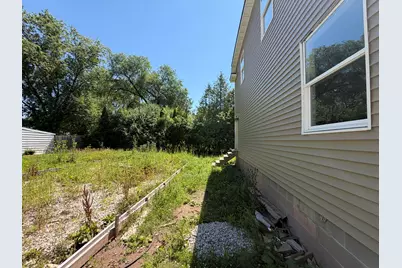 1301  Garland St, Allouez, WI 54301 - Photo 11