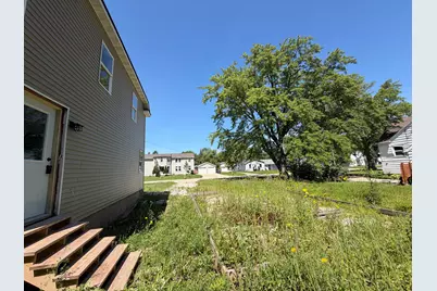 1301  Garland St, Allouez, WI 54301 - Photo 9