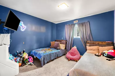 10340 W Rogers St, West Allis, WI 53227 - Photo 9