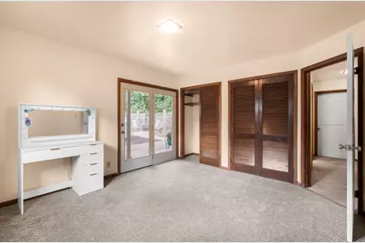 10340 W Rogers St, West Allis, WI 53227 - Photo 7