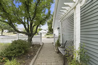 1025 E Meadow Ter, Oak Creek, WI 53154 - Photo 5