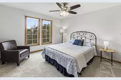 1025 E Meadow Ter, Oak Creek, WI 53154 - Photo 11