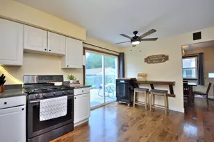 4271 S 89th St, Greenfield, WI 53228 - Photo 7
