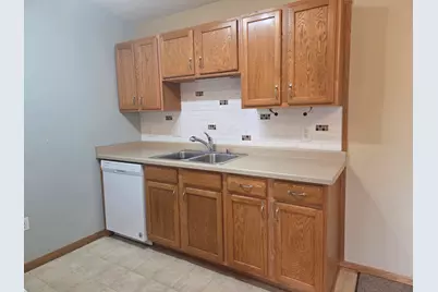 2825  11th Pl #702, Somers, WI 53140 - Photo 5