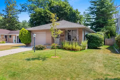 2027  Markham St, Manitowoc, WI 54220 - Photo 3