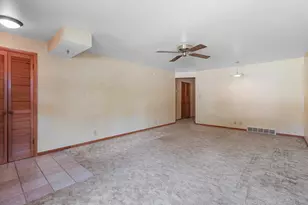2027 Markham St, Manitowoc, WI 54220 - Photo 13