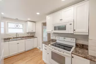 2502 W Kimberly Ave, Milwaukee, WI 53221 - Photo 5