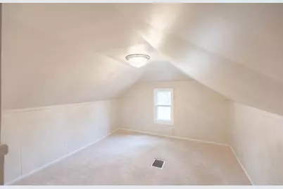 2502 W Kimberly Ave, Milwaukee, WI 53221 - Photo 9