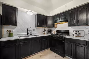 10340 W Rogers St, West Allis, WI 53227 - Photo 5