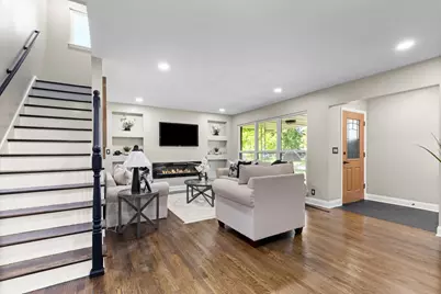 7470 N Navajo Rd, Fox Point, WI 53217 - Photo 5
