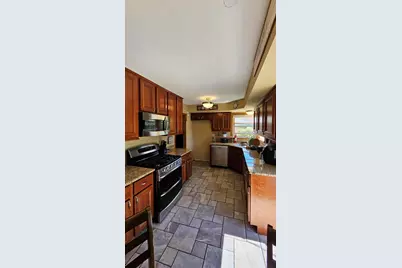 8029 W Marion St, Milwaukee, WI 53222 - Photo 11