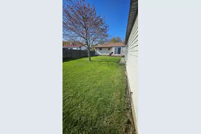 8029 W Marion St, Milwaukee, WI 53222 - Photo 3
