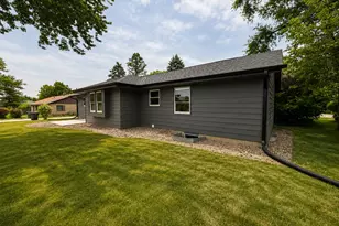 7245 S 35th St, Franklin, WI 53132 - Photo 31