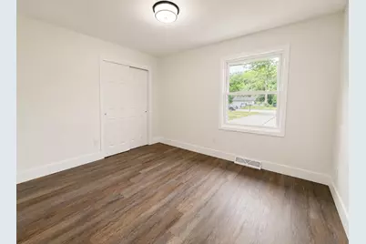 7245 S 35th St, Franklin, WI 53132 - Photo 17