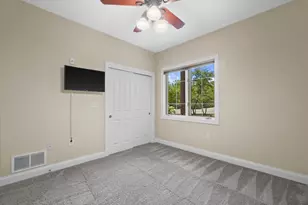 17490 Crest Hill Dr, Brookfield, WI 53045 - Photo 19