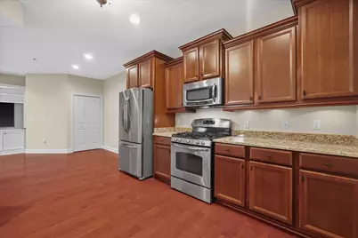17490  Crest Hill Dr #10, Brookfield, WI 53045 - Photo 5