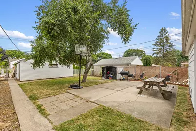 4929 N 89th St, Milwaukee, WI 53225 - Photo 17