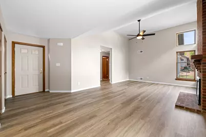 225 W Oak St, Grafton, WI 53024 - Photo 7