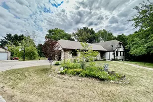 1894 Annette Ct, Trenton, WI 53090 - Photo 3
