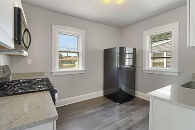 2101  74th St, Kenosha, WI 53143 - Photo 7