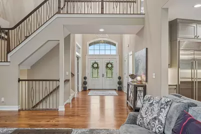 1646  Twisted Oak Ct, Hartland, WI 53029 - Photo 7