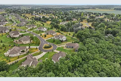 1646  Twisted Oak Ct, Hartland, WI 53029 - Photo 87